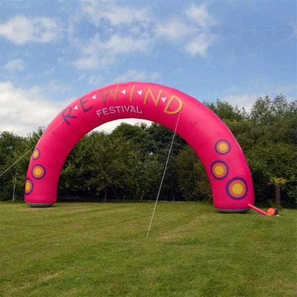 Sun Leisure Inflatable Arch - Continuous-air model - product in use (6)